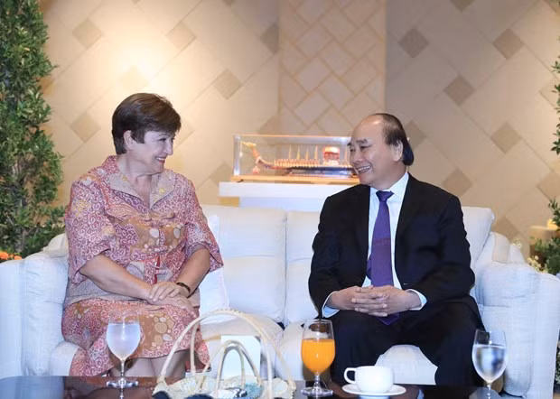 Chu tich nuoc tiep quan chuc Hong Kong va IMF ben le APEC 2022 hinh anh 2