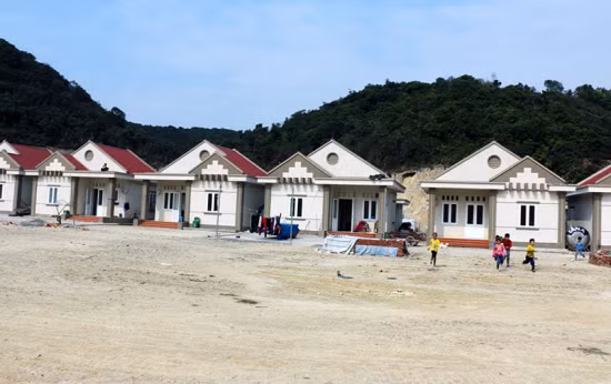 Những ngôi nhà của các cư dân Đảo Trần.