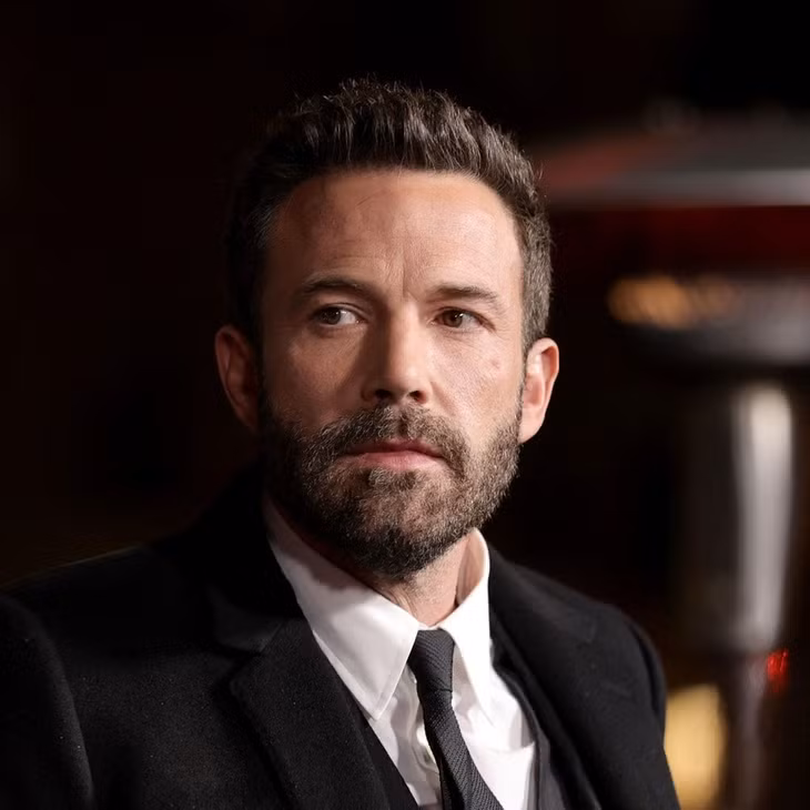 Ben Affleck (1972) nổi lên trong giai đoạn thập niên 1990 khi tham gia bộ phim Mallrats. Năm 25 tuổi, anh trở thành biên kịch trẻ nhất trong lịch sử giành giải Oscar khi chấp bút cho dự án Good Will Hunting. Xuyên suốt sự nghiệp, tài tử từng tham dự rất nhiều bộ phim đình đám như Armageddon, The Sum of All Fears, Daredevil và đặc biệt là Batman của DCEU. Ảnh: Getty Images.