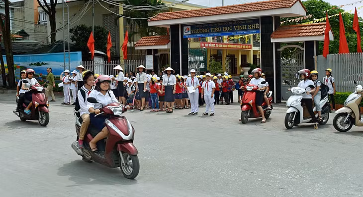 Nhờ tích cực thực hiện tuyên truyền, ý thức tham gia giao thông của học sinh, phụ huynh Trường Tiểu học Vĩnh Khê (TX Đông Triều) ngày càng được nâng lên.