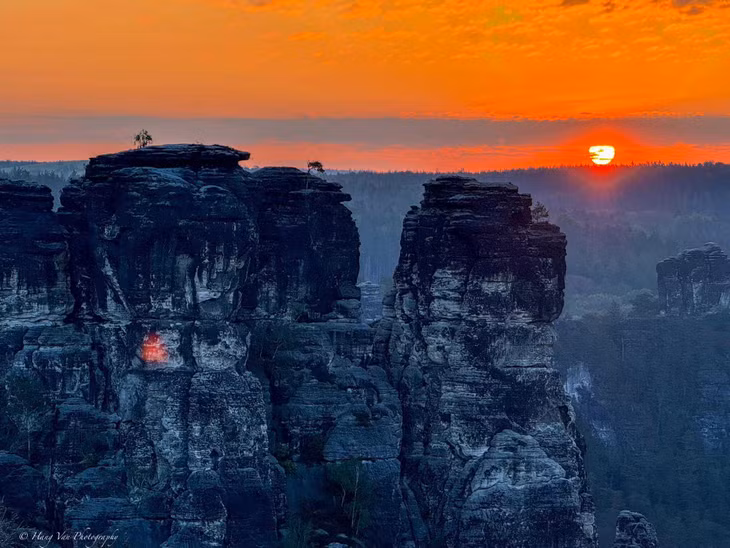Khung cảnh vùng núi đá Bastei vào sáng sớm. Ảnh: Hang Van Photography