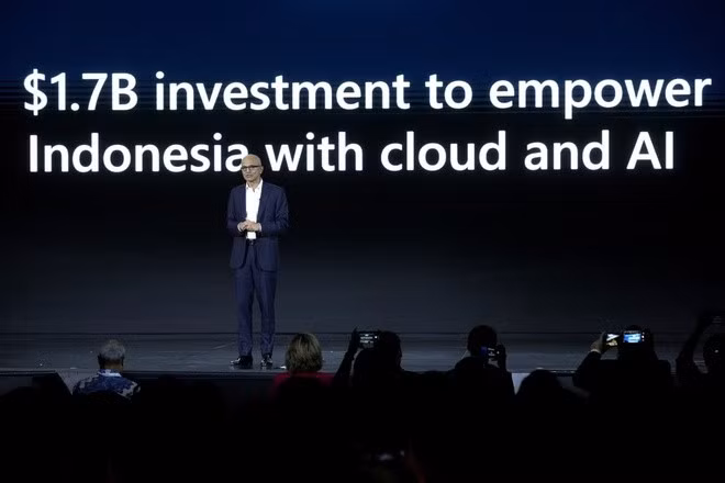 CEO Microsoft tại sự kiện của hãng, diễn ra sáng 30/4 ở Jakarta, Indonesia. Ảnh: SCMP.