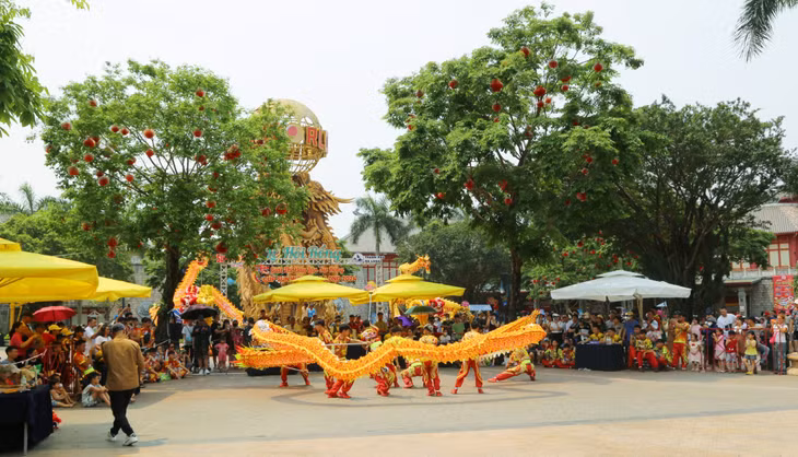Lễ hội rồng tổ chức tại Sun World Ha Long mang đến trải nghiệm thú vị cho du khách dịp 30/4, 1/5. Ảnh: Minh Đức