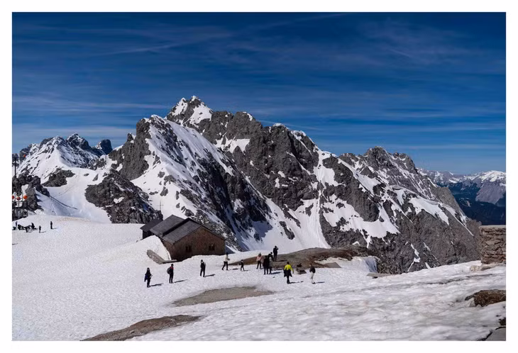 Innsbruck không chỉ là trung tâm giáo dục và văn hóa truyền thống của vùng, mà còn được biết đến là điểm du lịch thể thao mùa Đông hấp dẫn. Ảnh: Trần Minh Thiện