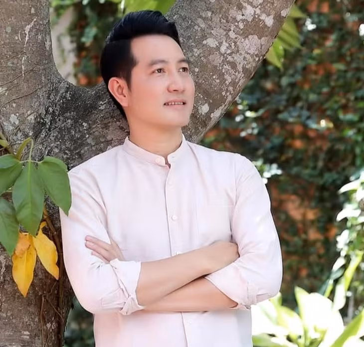 Nguyễn Phi Hùng chọn cuộc sống độc thân vui vẻ tuổi 47 (Ảnh: Facebook nhân vật).