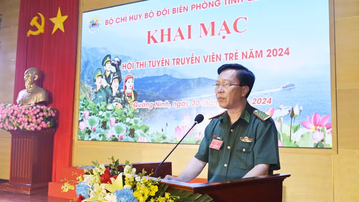 Đại tá Lê Xuân Men, Chính ủy BĐBP tỉnh phát biểu chỉ đạo tại buổi khai mạc hội thi.