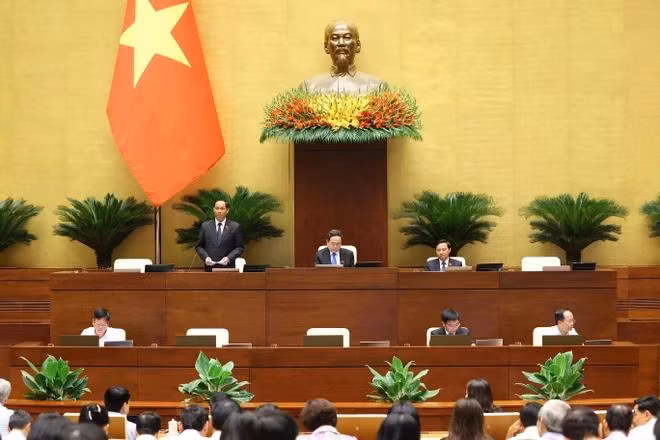 Phó Chủ tịch Trần Quang Phương điều hành nội dung sáng nay. (Ảnh: TTXVN)