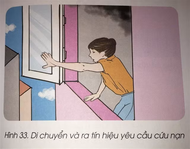 Di chuyển ra vị trí thuận lợi để yêu cầu cứu nạn.