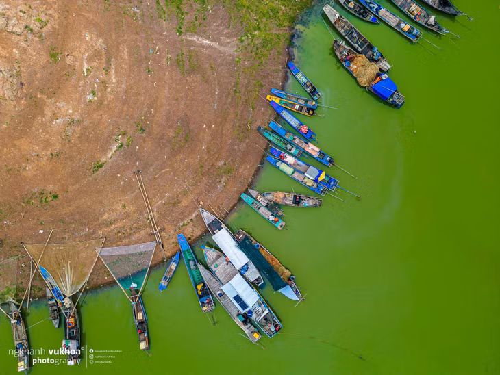 Những chiếc ghe đánh cá của người dân. Ảnh: Nguyễn Khánh Vũ Khoa