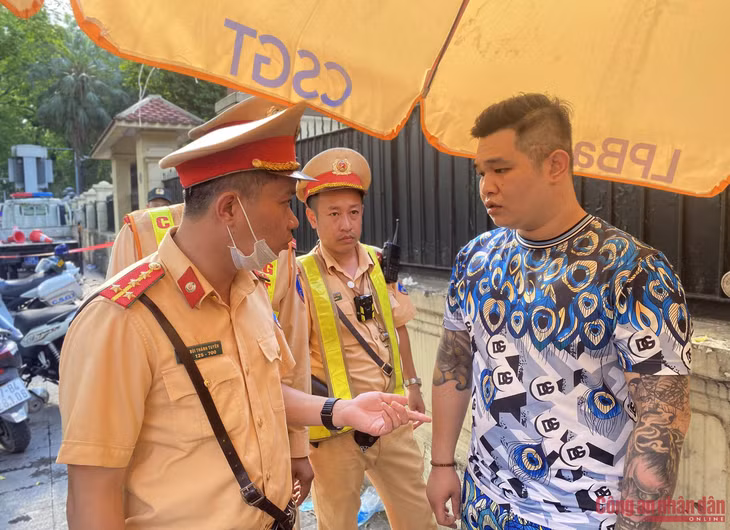 Trịnh Quang Huy mang hung khí đi đánh kẻ trêu chọc bạn gái.