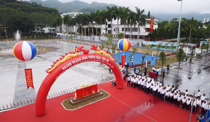 Quang cảnh buổi khánh thành công trình Công viên mỏ Vàng Danh.