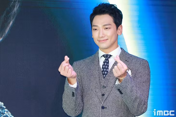Từng là ca sĩ hàng đầu thị trường nhưng nay Bi Rain gặp khó khăn trong việc bán vé. Ảnh: iMBC.