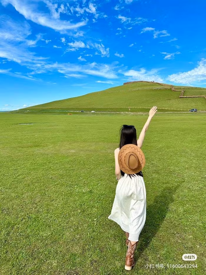 Thời điểm đẹp nhất để du lịch Nội Mông là vào mùa hè và mùa thu vào khoảng tháng 6 đến tháng 9, bởi lúc này thời tiết vô cùng mát mẻ và dễ chịu.
