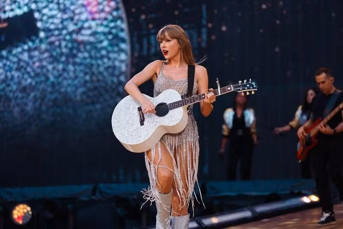 Giọng ca "Cruel Summer" trên sân khấu "The Eras Tour" tại Pittsburgh, Mỹ hồi tháng 6/2023. Ảnh: Instagram Taylor Swift