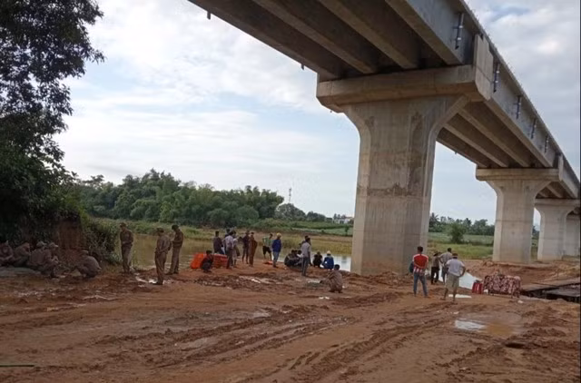 Khu vực xảy ra vụ sập cầu tạm khiến 1 nạn nhân mất tích