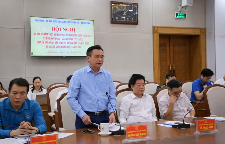 Đồng chí Hoàng Đức Hạnh, Phó Chủ tịch Thường trực Ủy ban MTTQ tỉnh phát biểu tại hội nghị.