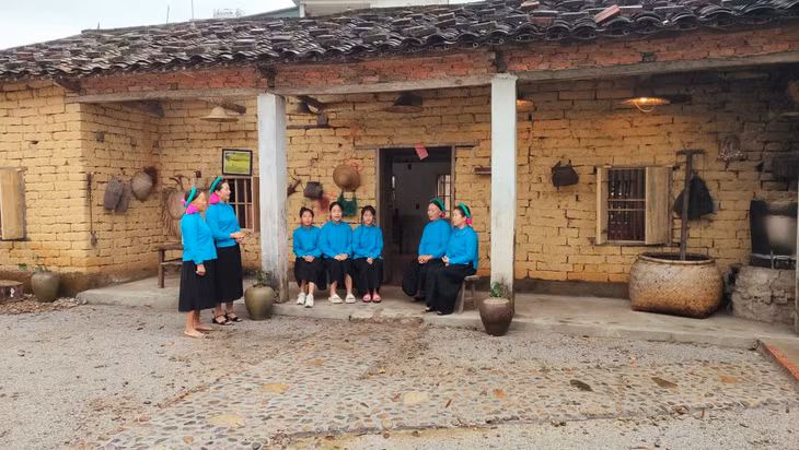 Những ngôi nhà như thế này đang thu hút sự tò mò, khám phá của du khách mỗi khi đến với Đại Dực.