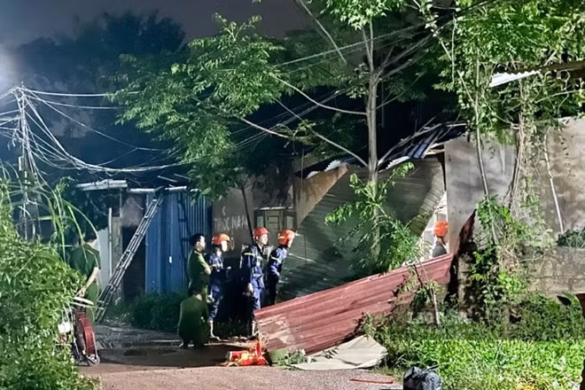 Hiện trường nam thanh niên tử vong sau tiếng nổ lớn tại TP Thái Nguyên. Ảnh: Việt Bắc.