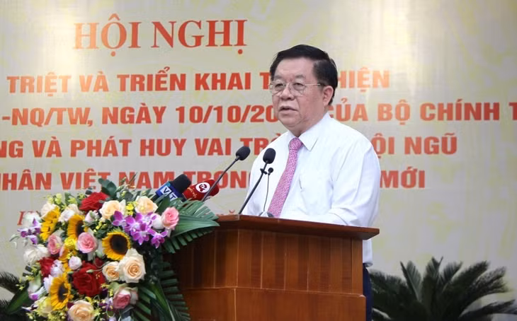 Đồng chí Nguyễn Trọng Nghĩa, Bí thư Trung ương Đảng, Trưởng Ban Tuyên giáo Trung ương phát biểu tại hội nghị. Ảnh: VOV