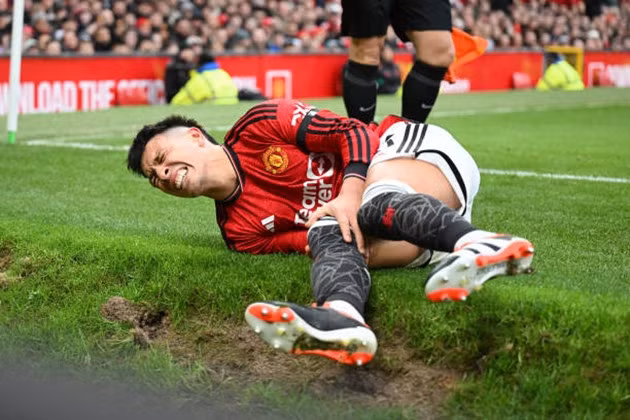 Manchester United gặp nhiều khó khăn bởi chấn thương của các trụ cột.