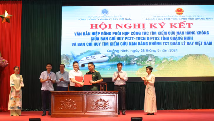Ban Chỉ huy phòng chống thiên tai, tìm kiếm cứu nạn và phòng thủ dân sự tỉnh Quảng Ninh và Ban Chỉ huy tìm kiếm cứu nạn hàng không, Tổng Công ty Quản lý Bay Việt Nam ký kết văn bản hiệp đồng phối hợp công tác tìm kiếm cứu nạn hàng không.