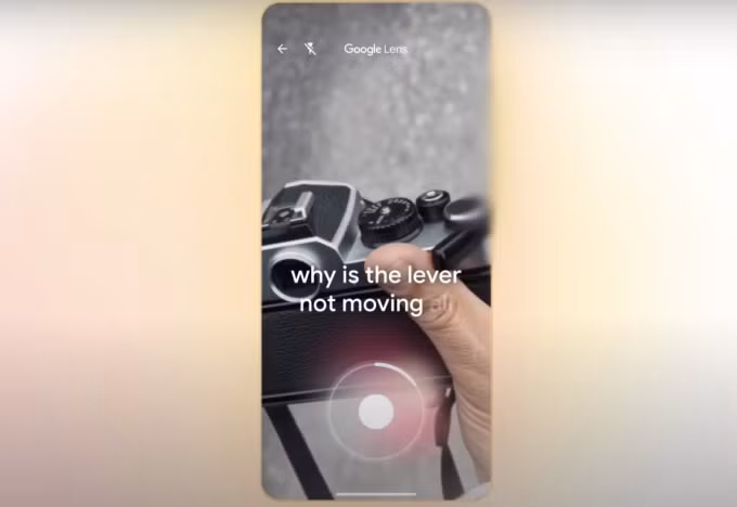 Đề xuất xử lý phim bị kẹt trên máy ảnh phim của Google Lens chạy Gemini. Ảnh: Google