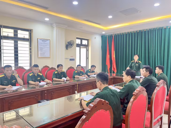 Ban CHQS TX Quảng Yên tổ chức buổi sinh hoạt chuyên đề về học và làm theo Bác.