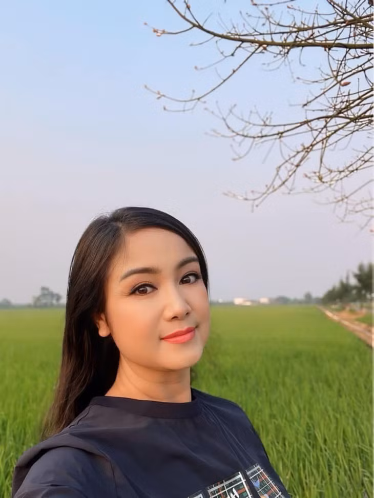 Nhan sắc trẻ trung của NSND Thu Hà ở tuổi 55.