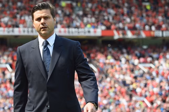 Pochettino sẵn sàng thay thế Ten Hag.