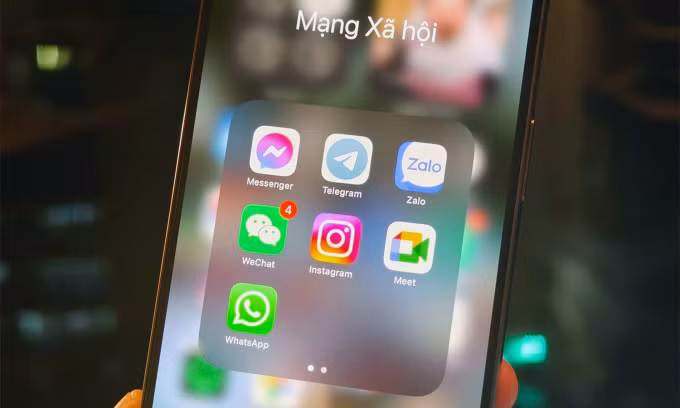 Một số phần mềm nhắn tin, gọi điện cài đặt trên iPhone. Ảnh: Tuấn Hưng