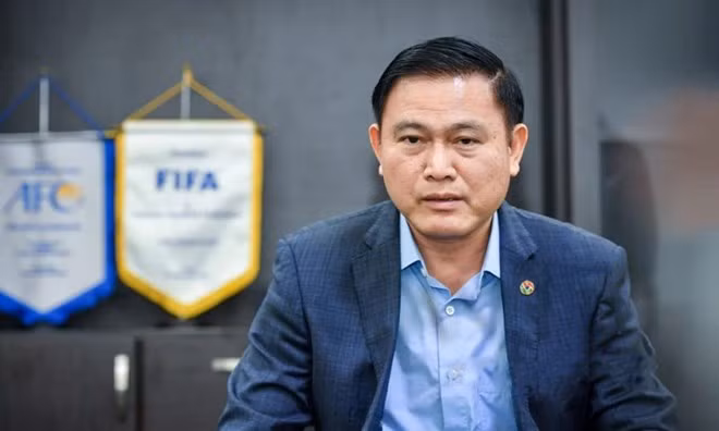 Phó Chủ tịch Trần Anh Tú và VFF sẽ cần giải quyết được nhiều câu hỏi khi tìm huấn luyện viên mới cho đội tuyển và đội U23. Ảnh: VFF