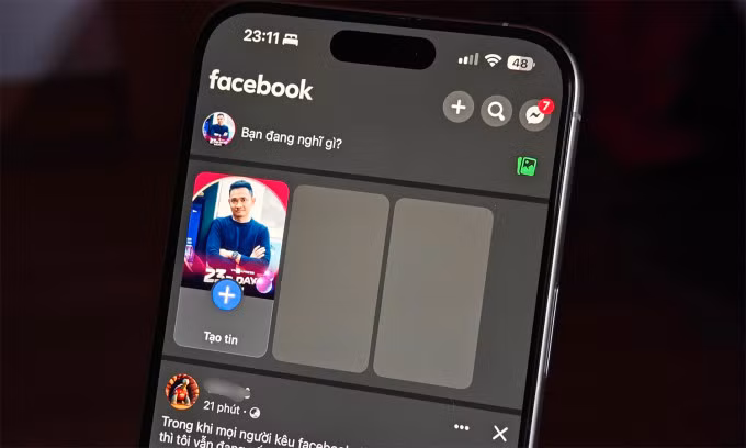 Facebook lỗi hiển thị tin (Story) tối 20/3. Ảnh: Tuấn Hưng