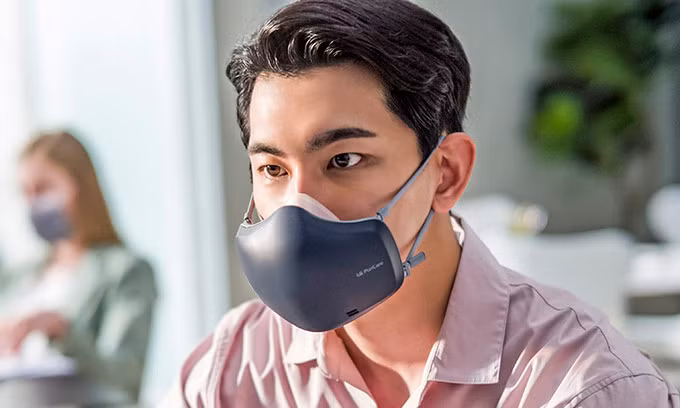 Khẩu trang LG PuriCare thế hệ hai thiết kế đơn giản hơn bản đầu tiên. Ảnh: LG