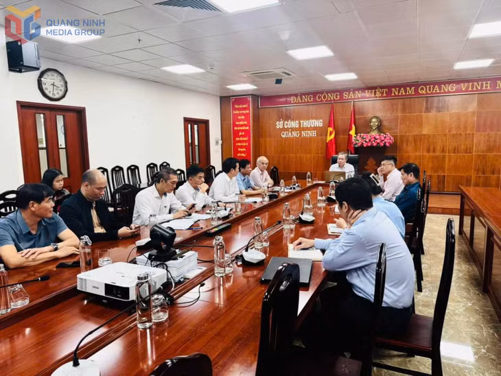 Sở Công Thương Quảng Ninh làm việc với các doanh nghiệp kinh doanh xăng dầu nhằm đảm bảo nguồn cung xăng dầu, chiều ngày 2/3/2026.
