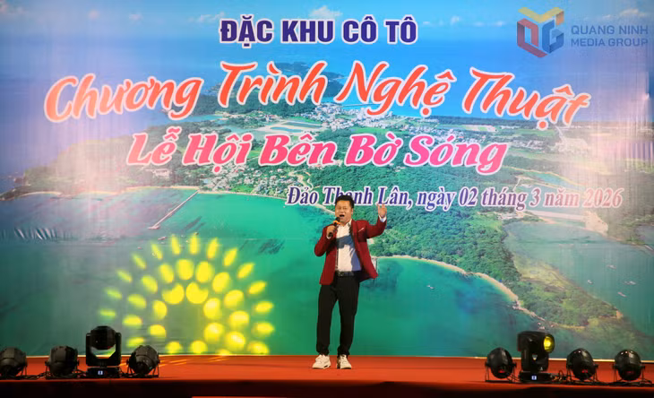 Nghệ sĩ vùng Mỏ Đức Lương góp mặt trong chương trình với ca khúc "Hò biển".