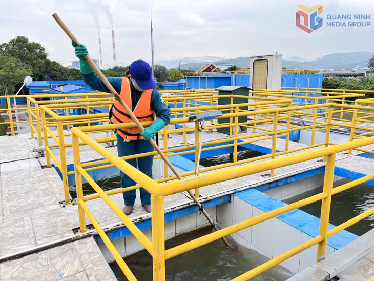 Vận hành Nhà máy nước Uông Bí.