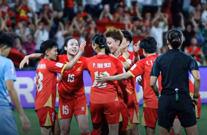 Đội tuyển nữ Việt Nam có thứ hạng cao trên bảng xếp hạng FIFA nhưng chất lượng đang trên đà đi xuống. Ảnh: VFF