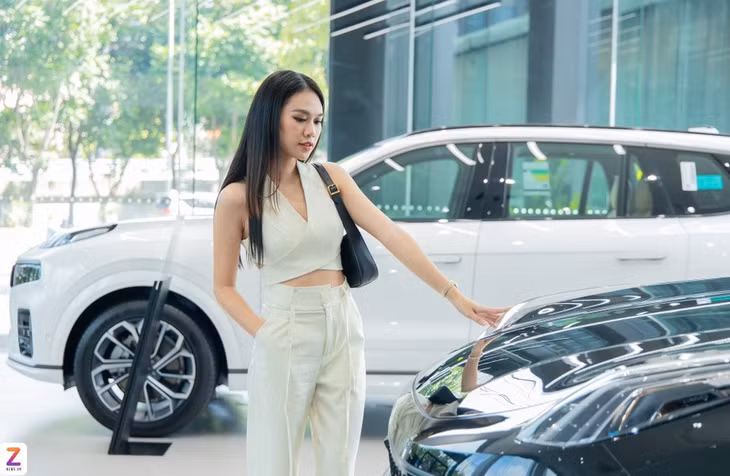 Lãi suất cho vay mua ôtô đã tăng trên dưới 1% so với cuối năm ngoái. Ảnh: Phương Lâm.