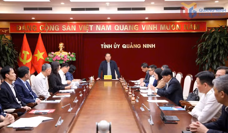 Đồng chí Quản Minh Cường, Uỷ viên Trung ương Đảng, Bí thư Tỉnh uỷ, Chủ tịch HĐND tỉnh kết luận buổi làm việc với Ngân hàng Nhà nước Chi nhánh khu vực 6 (ngày 12/3/2026).