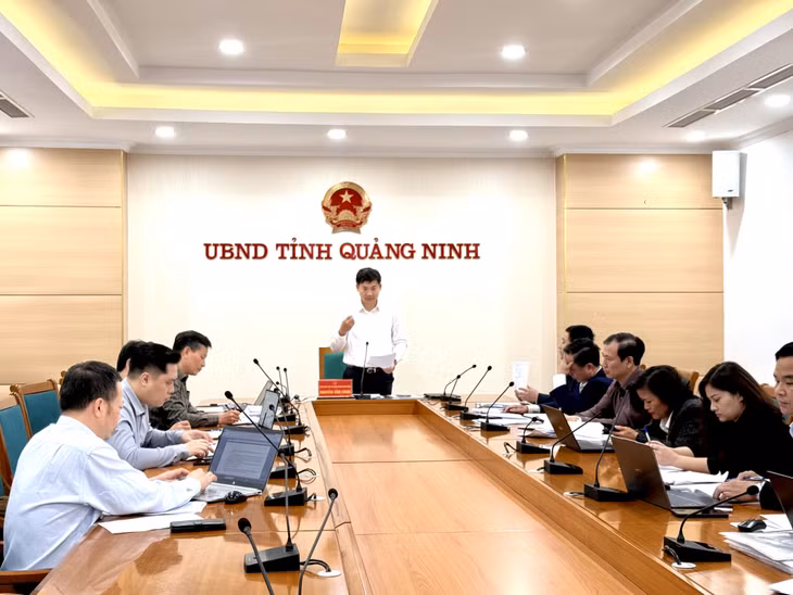 Đồng chí Nguyễn Văn Công, Phó Chủ tịch UBND tỉnh phát biểu kết luận tại cuộc họp trực tuyến.