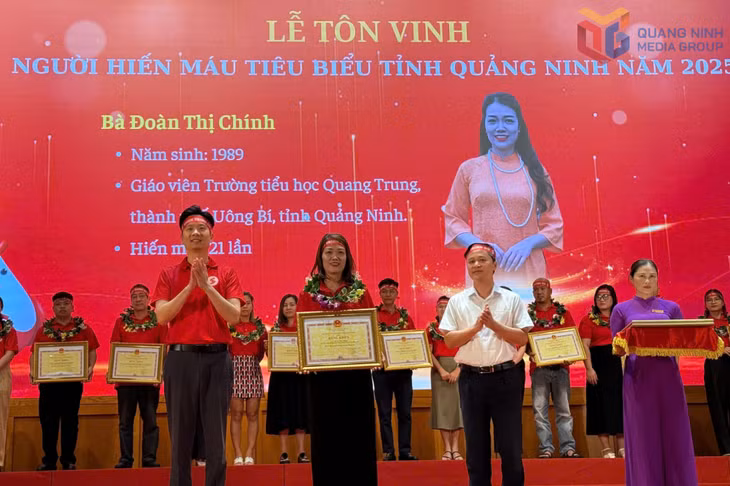 Cô giáo Đoàn Thị Chính là một trong 29 cá nhân hiến máu tiêu biểu được UBND tỉnh khen thưởng năm 2025. (Ảnh chụp tháng 6/2025)