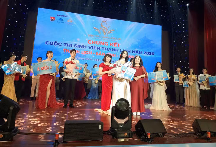 Chìu Thị Hảo, thí sinh người dân tộc Dao, nhận danh hiệu Á khôi 1 của Cuộc thi.
