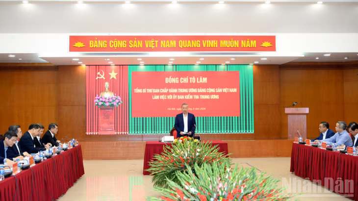 Tổng Bí thư Tô Lâm chủ trì cuộc làm việc với Ủy Ban Kiểm tra Trung ương. (Ảnh: ĐĂNG KHOA)