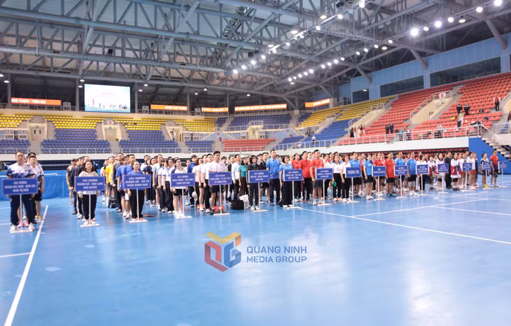 213 vận động viên của 43 đoàn, đến từ cơ quan Sở Giáo dục và Đào tạo, các trường có cấp THPT và Trung tâm Giáo dục nghề nghiệp – Giáo dục thường xuyên tỉnh tham dự hội thao.