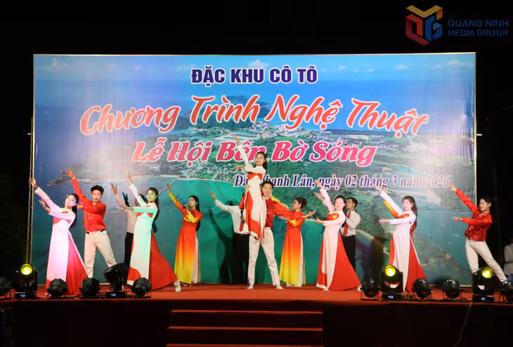 ...ca ngợi vẻ đẹp và thể hiện tình yêu với quê hương, đất nước và Đảng Cộng sản Việt Nam quang vinh.