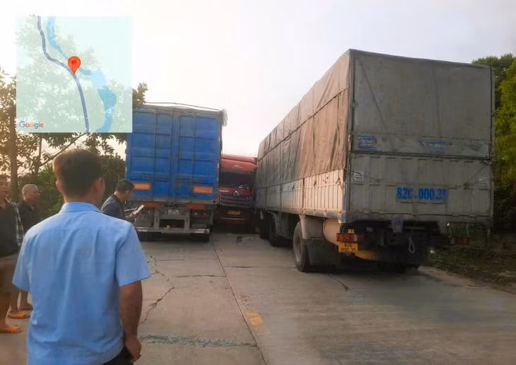 Hiện trường vụ tai nạn liên hoàn trên đường Hồ Chí Minh, đoạn qua xã Khâm Đức, TP Đà Nẵng. Ảnh: Trường An