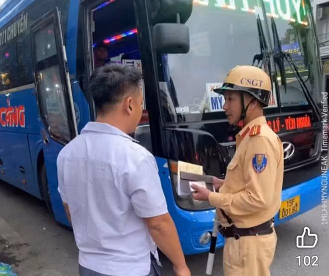 Xe khách bị lập biên bản. Ảnh: Cục Cảnh sát giao thông