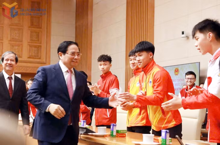 Nhiều VĐV trẻ Quảng Ninh giành thành tích cao, góp phần làm rạng danh thể thao Vùng mỏ. Ảnh: Các VĐV trẻ Pencak Silat Quảng Ninh được Thủ tướng Chính phủ gặp mặt, khen thưởng dịp cuối năm 2025.