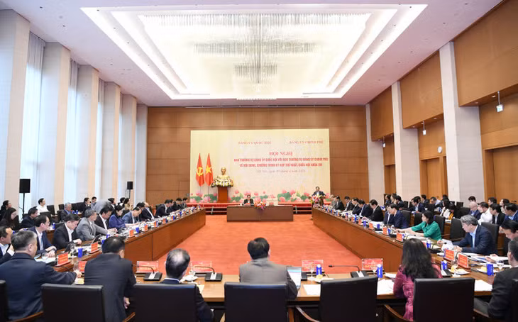 Quang cảnh hội nghị Ban Thường vụ Đảng ủy Quốc hội với Ban Thường vụ Đảng ủy Chính phủ về nội dung, chương trình Kỳ họp thứ nhất, Quốc hội khóa XVI. (Ảnh: DUY LINH)