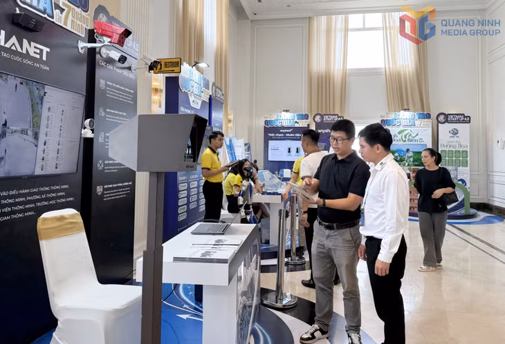 Các doanh nghiệp tư nhân, doanh nghiệp đổi mới sáng tạo của tỉnh Quảng Ninh trưng bày, giới thiệu về sản phẩm của đơn vị tại Diễn đàn Khởi nghiệp sáng tạo quốc gia lần thứ 7 (tháng 9/2025).